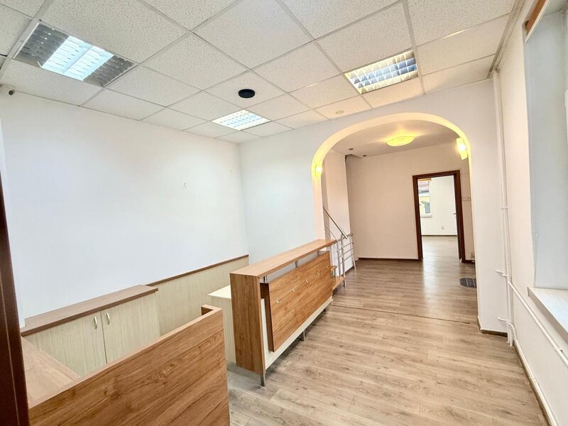 Mosilor, zona Foisorul de Foc, ideala birouri, clinica, after school, etc.