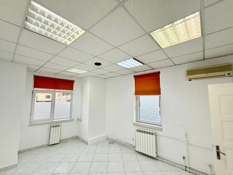 Mosilor, zona Foisorul de Foc, ideala birouri, clinica, after school, etc.